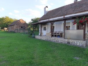 Gyöngyösmelléki női klub háza